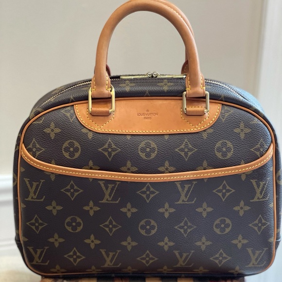 💗Louis Vuitton Trouville - Picture 1 of 15